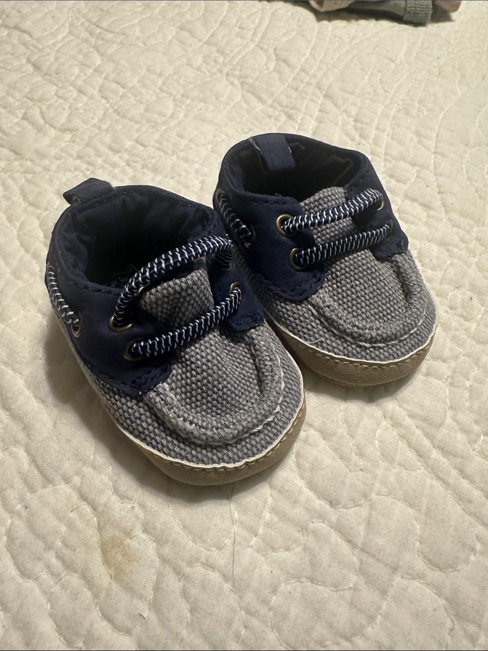 0275 Carter's Navy and Gray Textured Baby Boat‎ Shoes size Newborn